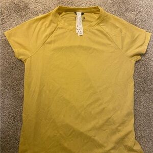 Oiselle yellow flyout top